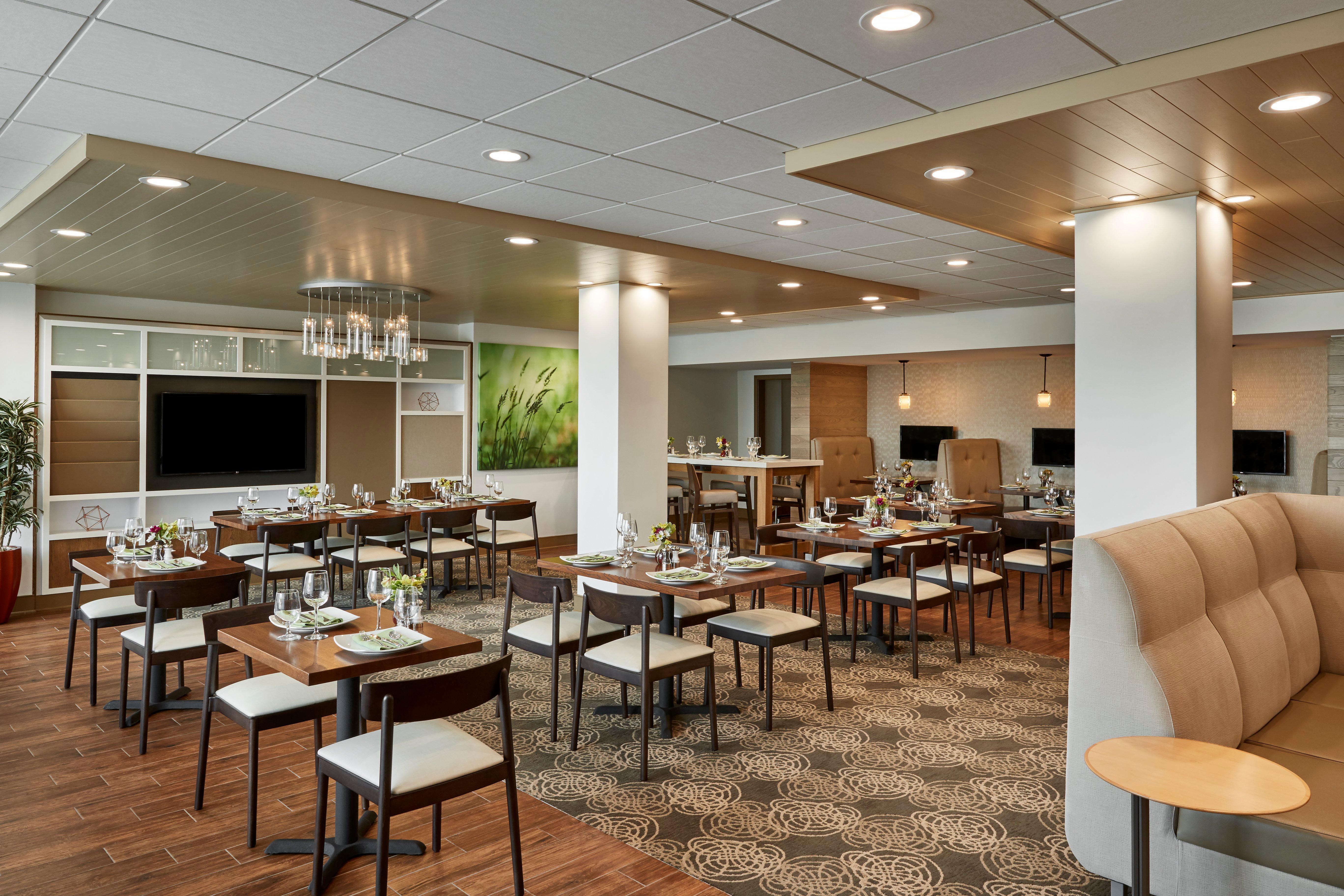 Holiday Inn Alexandria At Carlyle By Ihg Экстерьер фото