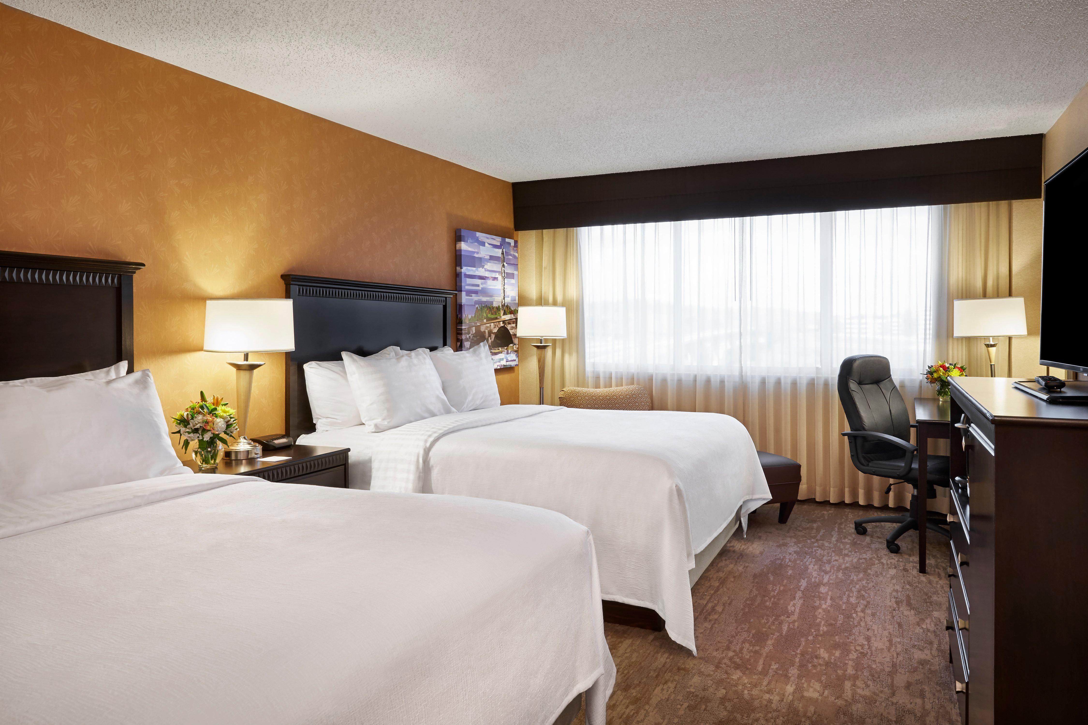 Holiday Inn Alexandria At Carlyle By Ihg Экстерьер фото