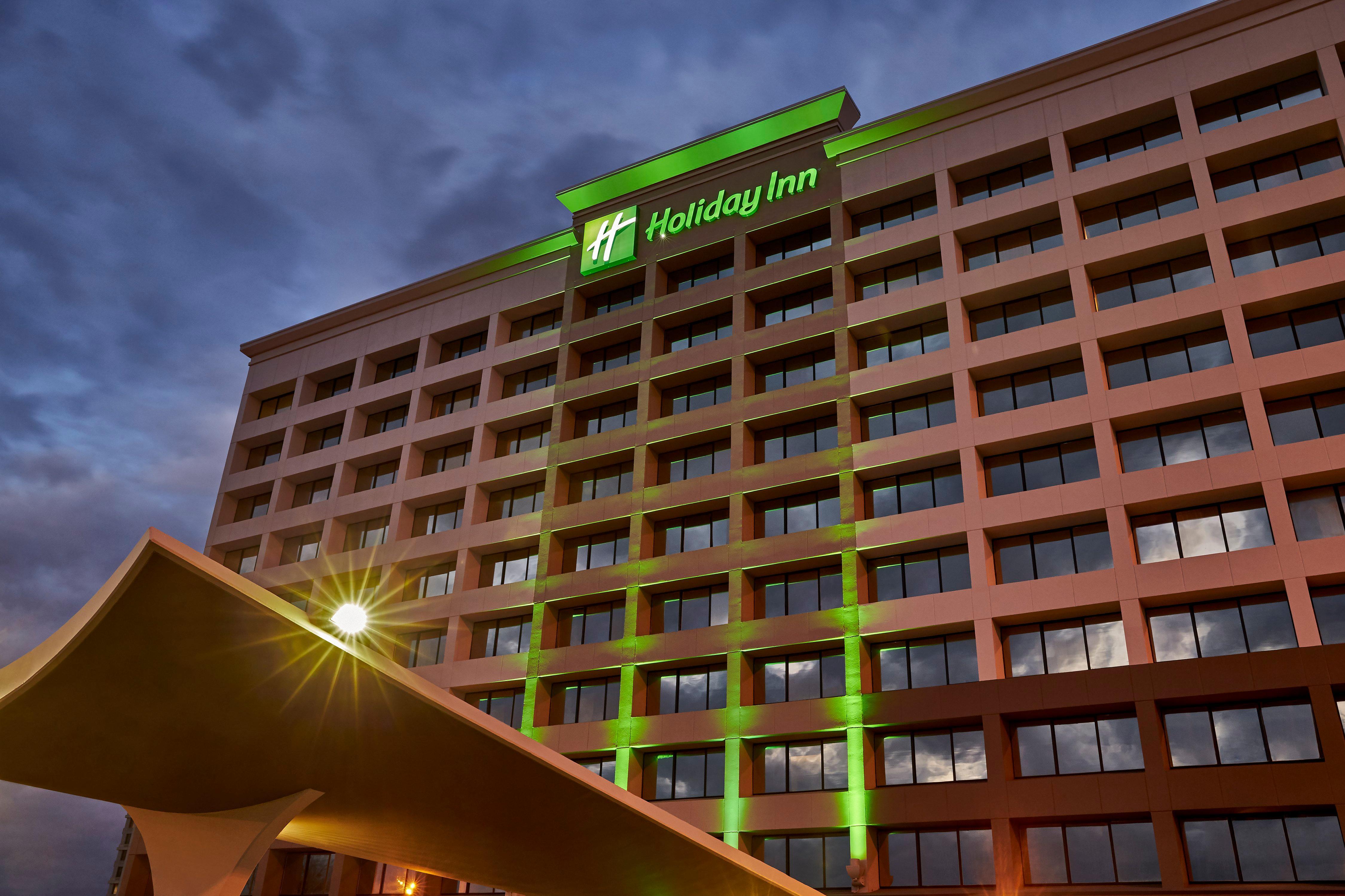 Holiday Inn Alexandria At Carlyle By Ihg Экстерьер фото