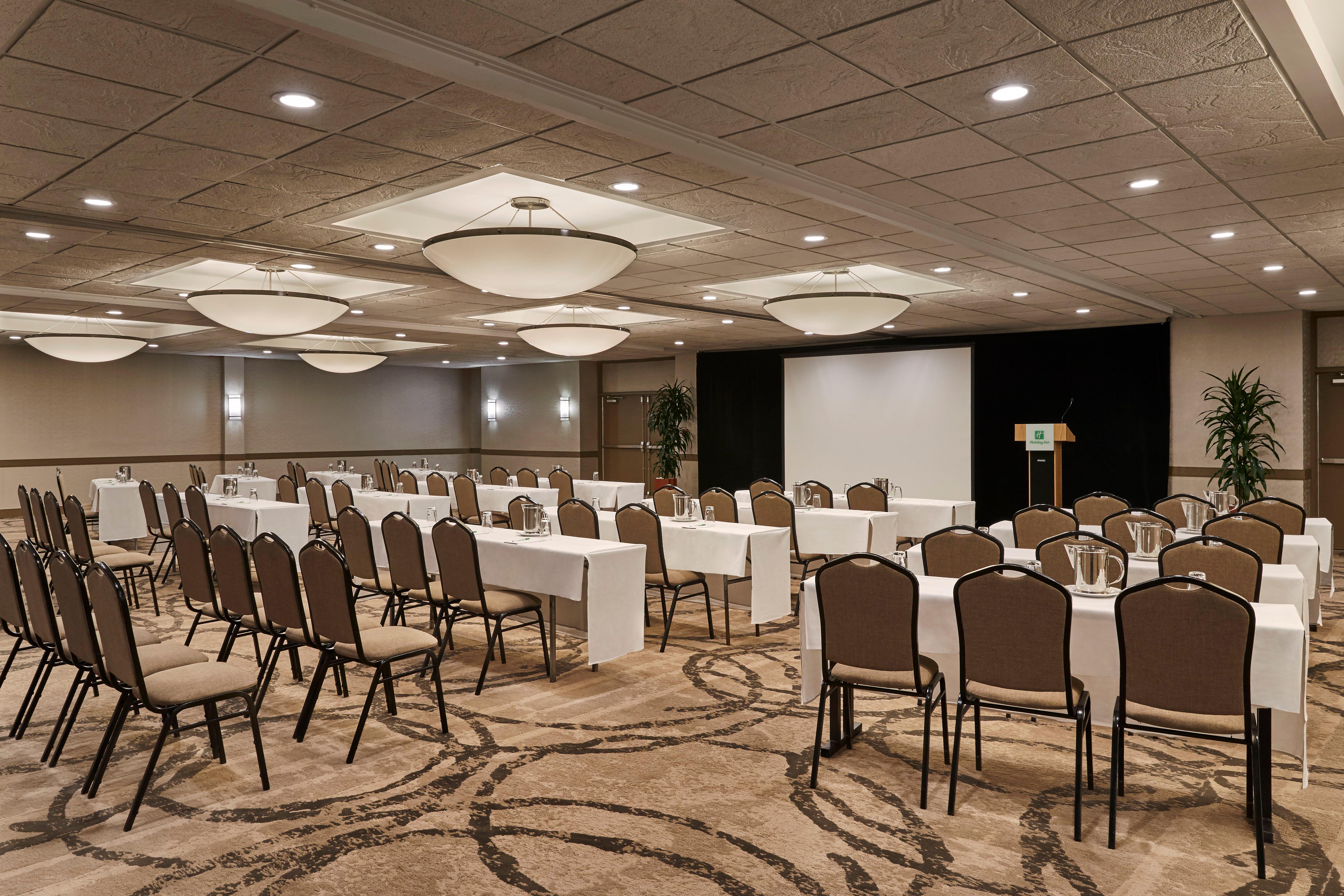 Holiday Inn Alexandria At Carlyle By Ihg Экстерьер фото