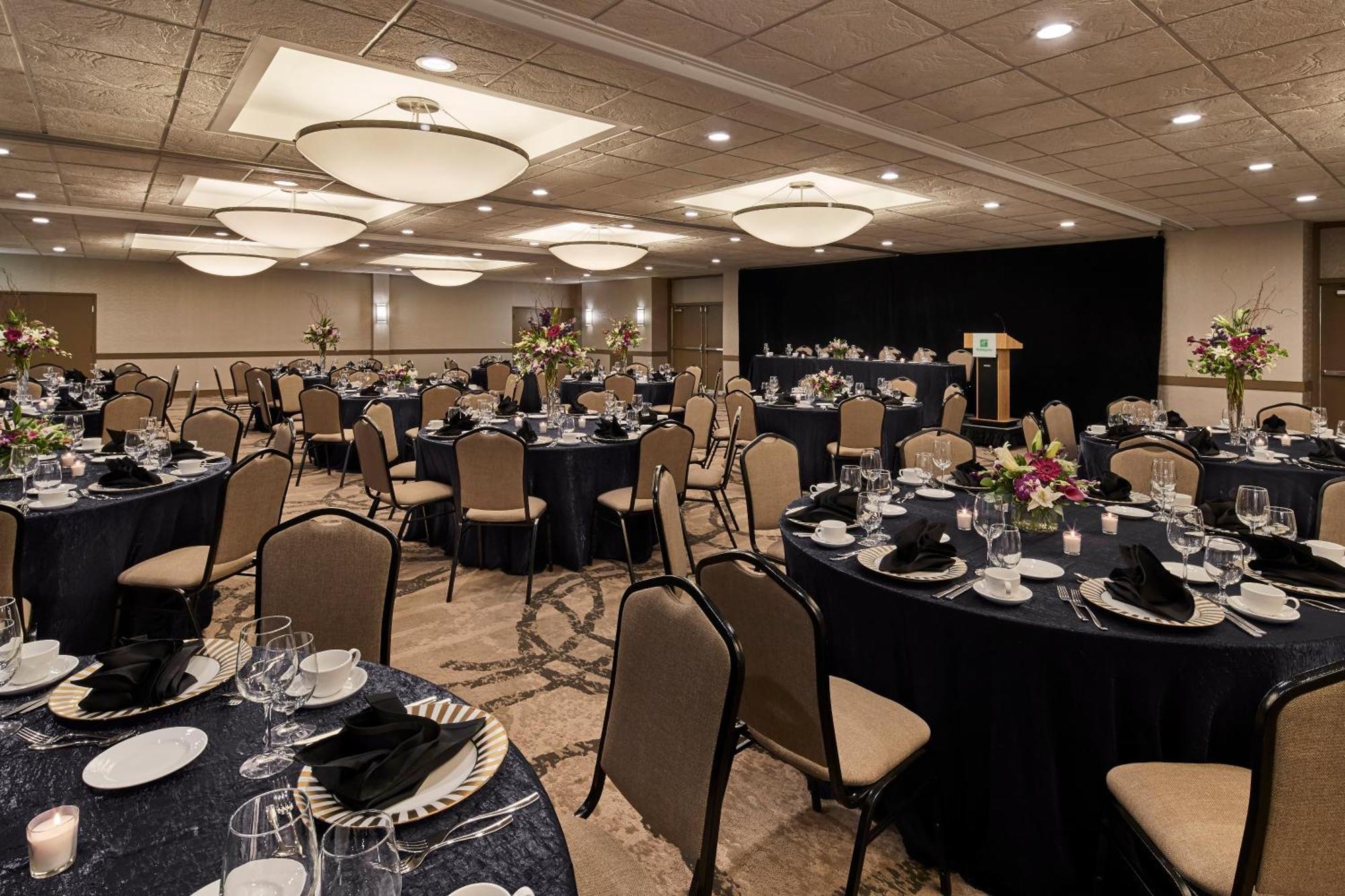 Holiday Inn Alexandria At Carlyle By Ihg Экстерьер фото