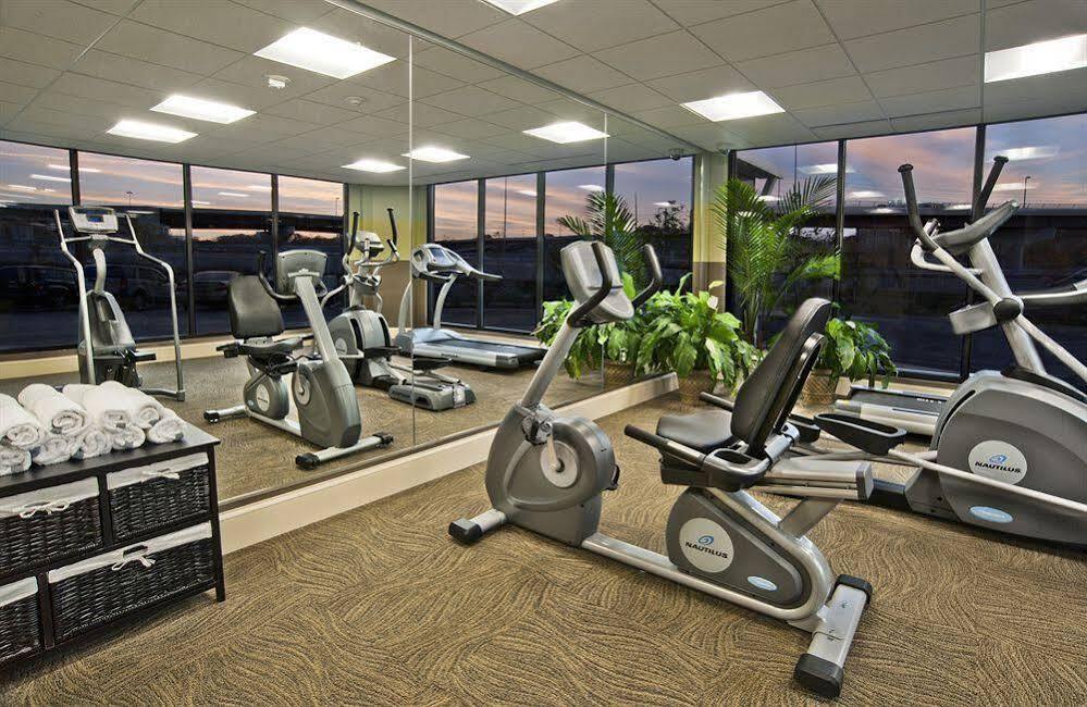 Holiday Inn Alexandria At Carlyle By Ihg Экстерьер фото